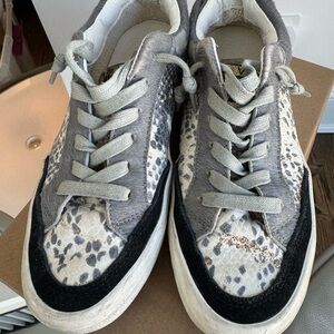 Vintage Silver Multi Sneaker Sz 7